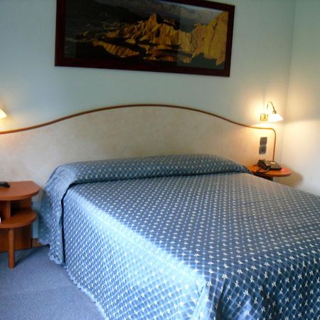 Garni Bellavista Hotel Calceranica al Lago Ngoại thất bức ảnh