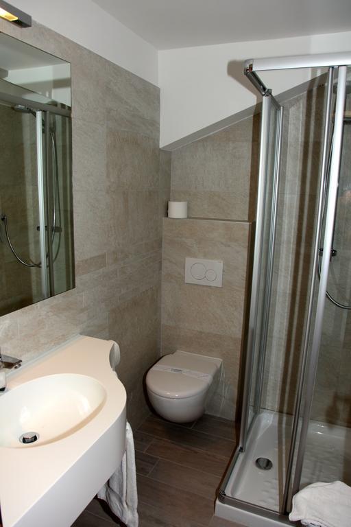 Garni Bellavista Hotel Calceranica al Lago Phòng bức ảnh
