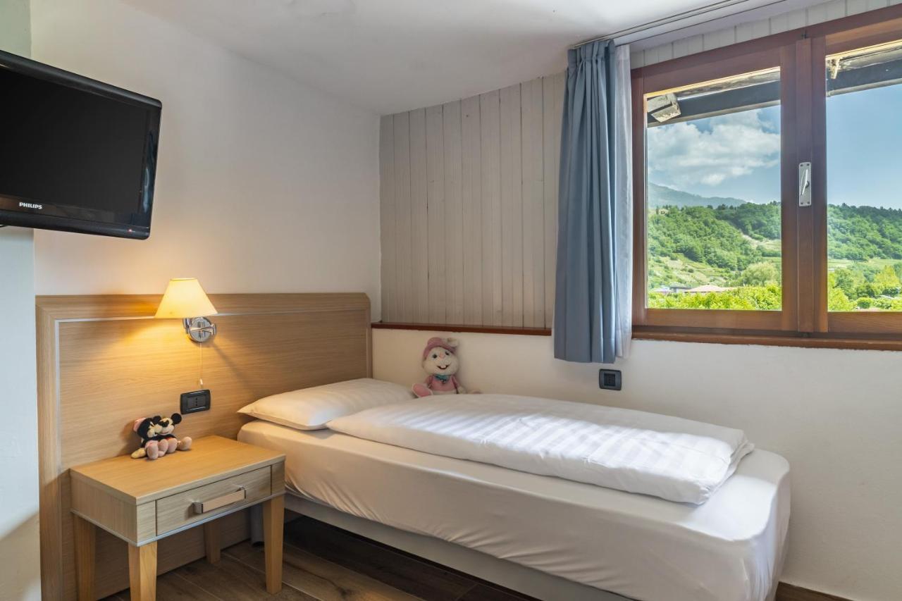 Garni Bellavista Hotel Calceranica al Lago Ngoại thất bức ảnh