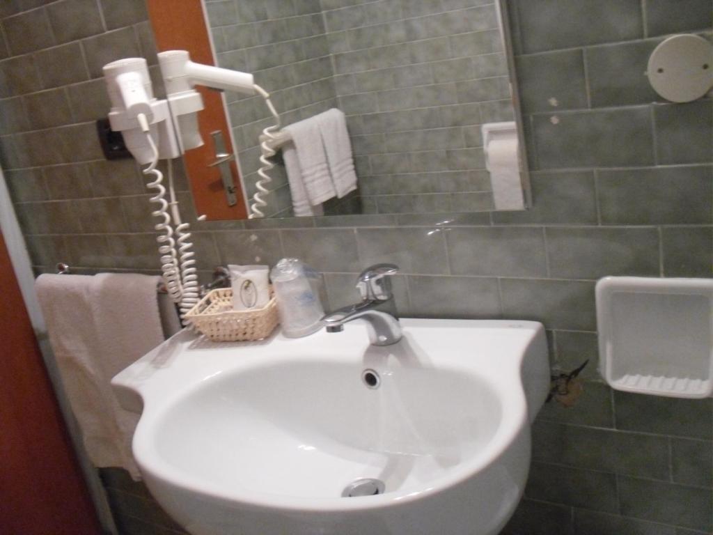 Garni Bellavista Hotel Calceranica al Lago Phòng bức ảnh